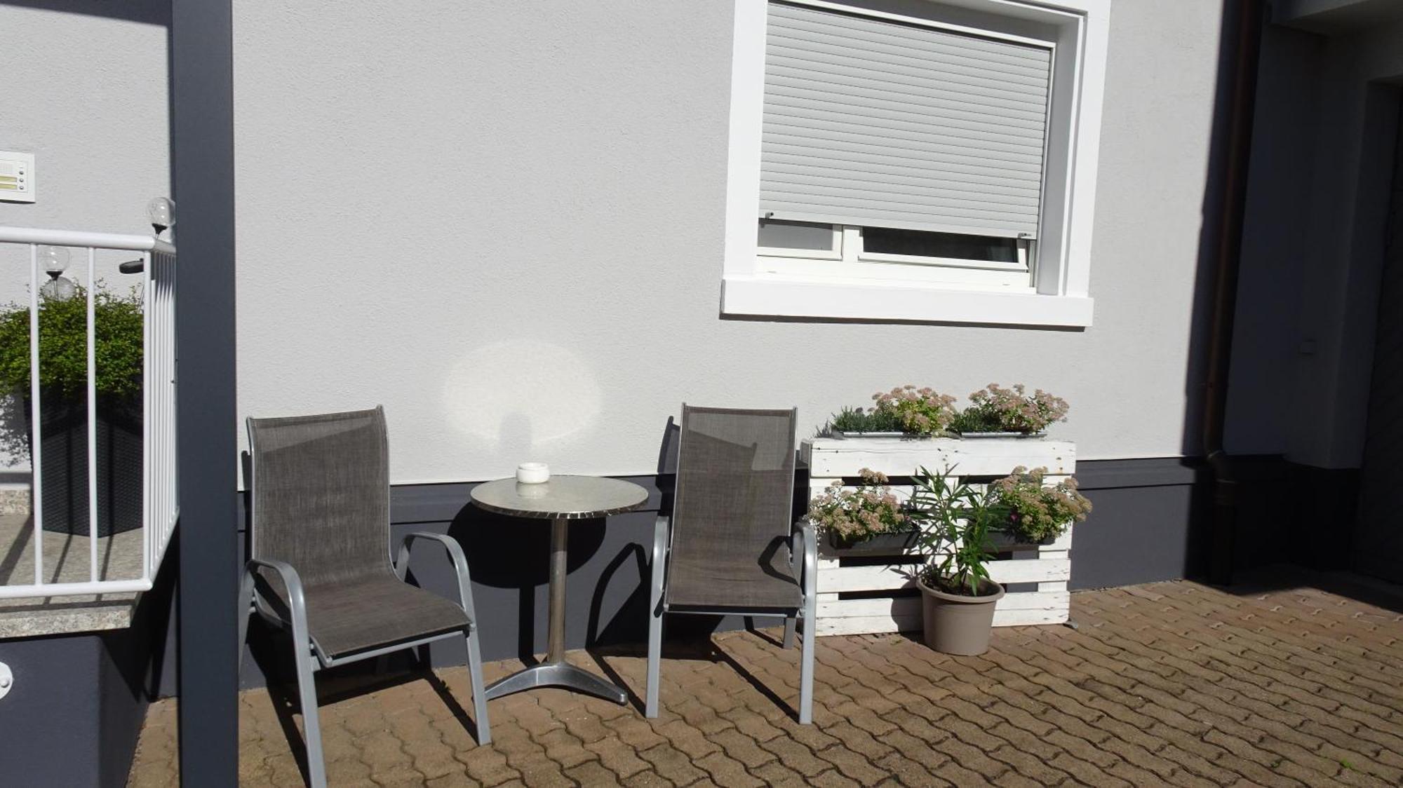 Apartamento Schwarz-Weiss Eintritt in den EP über uns garantiert Rust Exterior foto