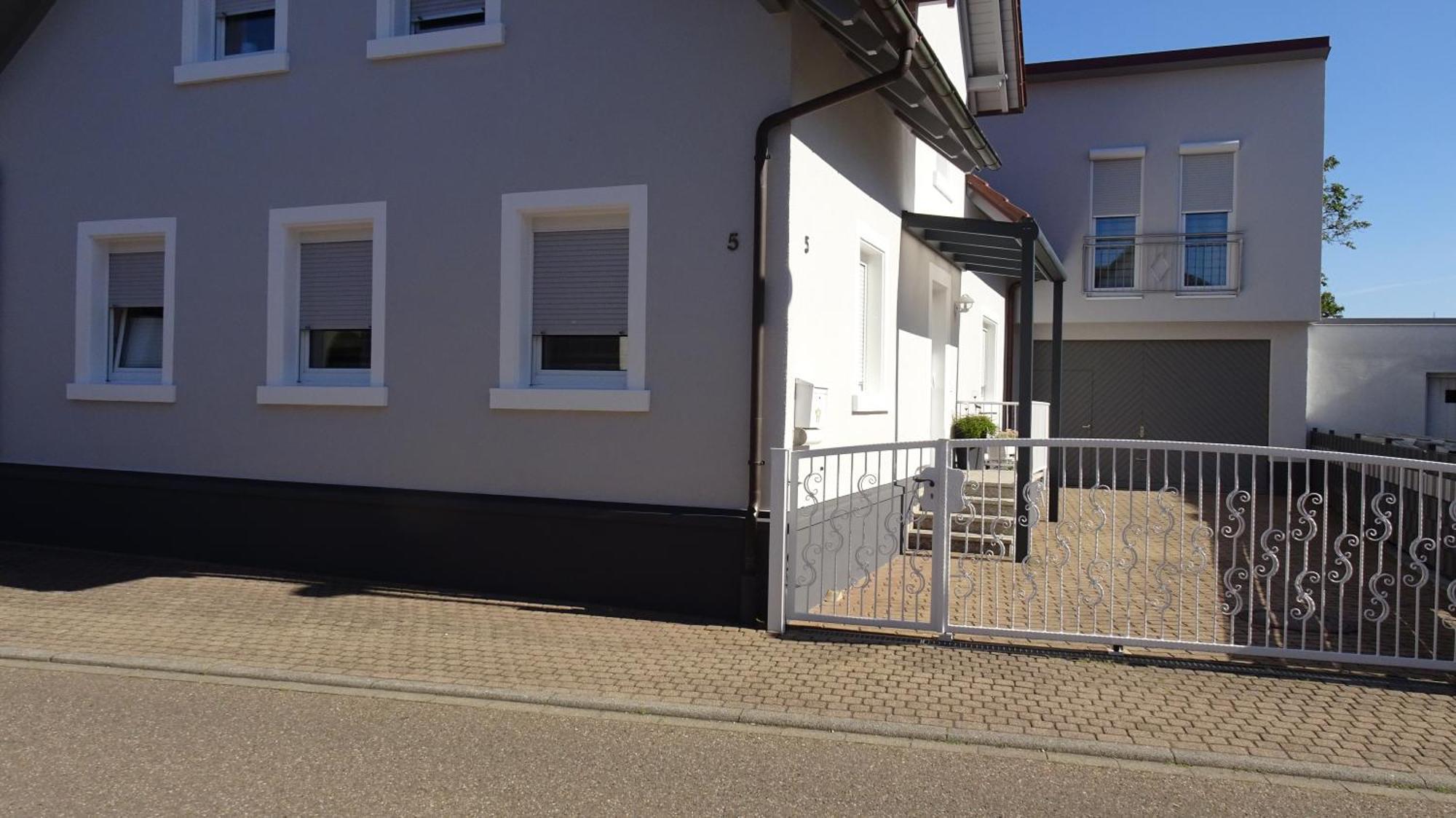 Apartamento Schwarz-Weiss Eintritt in den EP über uns garantiert Rust Exterior foto