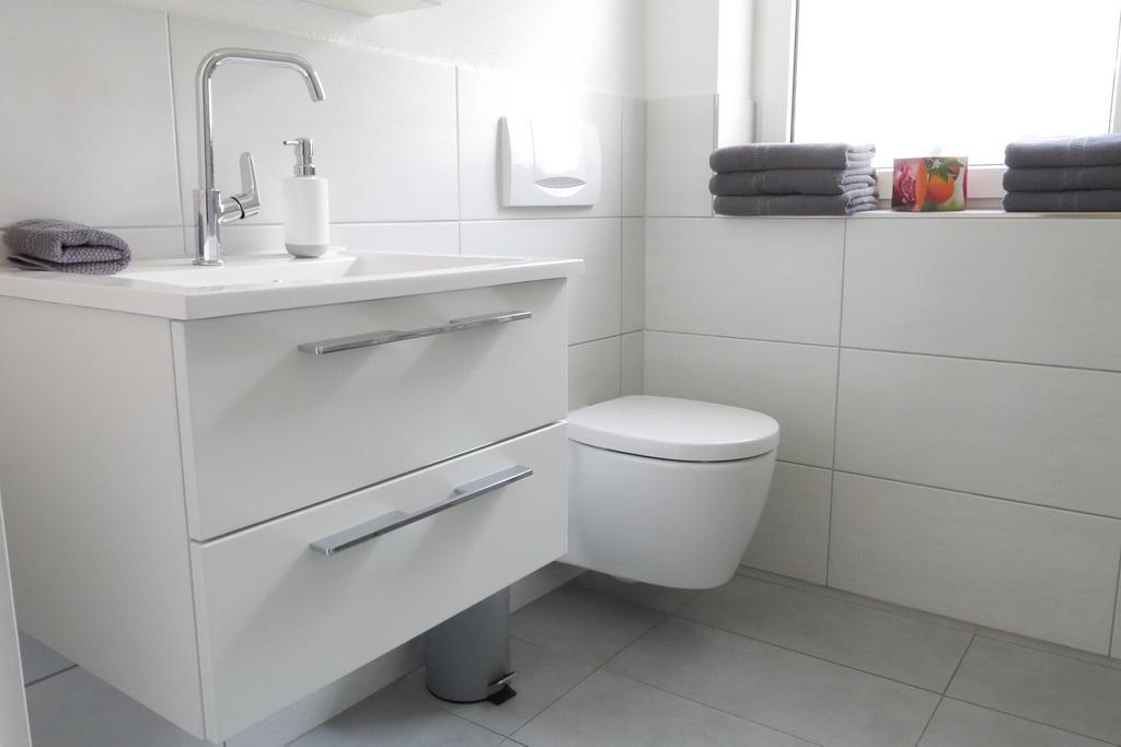 Apartamento Schwarz-Weiss Eintritt in den EP über uns garantiert Rust Exterior foto